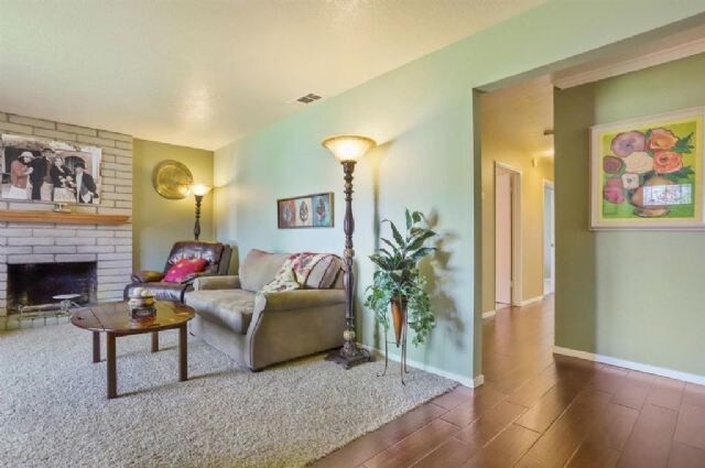 Building Photo - House For Rent in Stockton