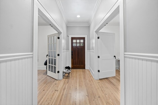 Photo - 805 Antone St NW House