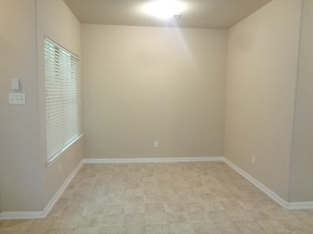 Building Photo - 7925 Silver Oak Dr