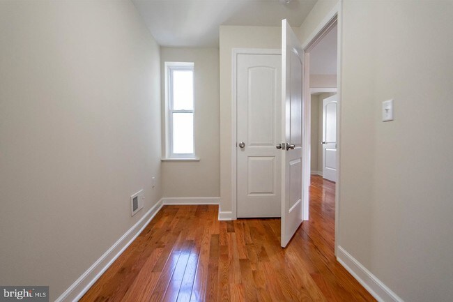 Foto del edificio - 1645 S Carlisle St