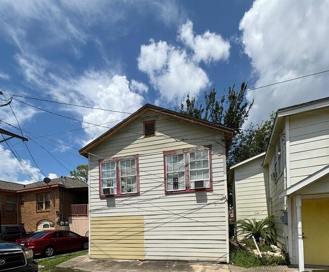 Building Photo - 1716 Baird St