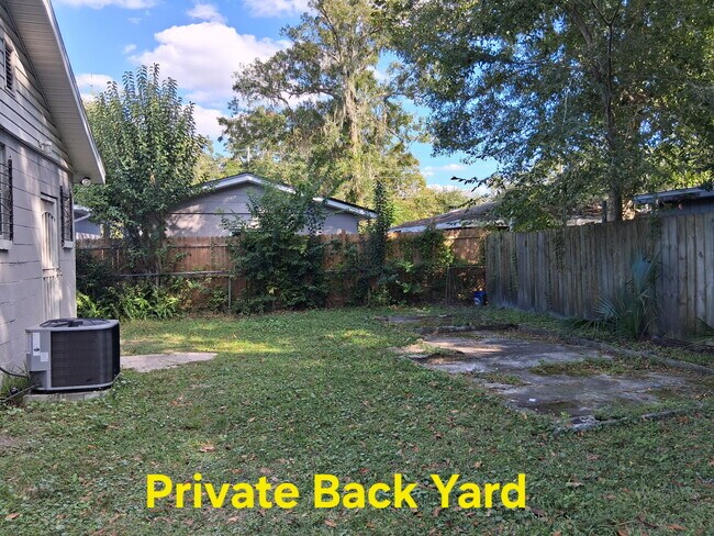 Foto del edificio - 1712 W 23rd St