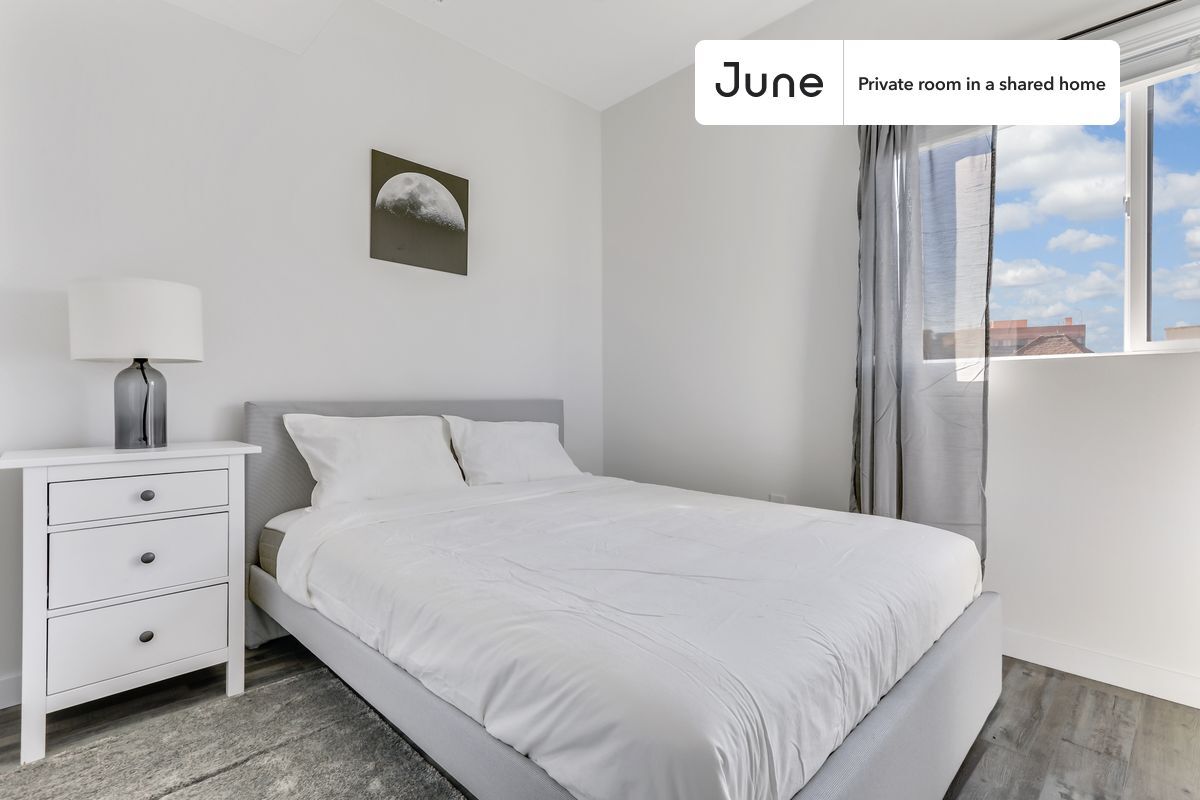 Primary Photo - Room in Shared 5 bed/7 bath home