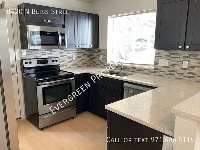 Foto del edificio - NEWLY REMODELED ST.JOHN'S HOME! 4BD/2.5BA ...