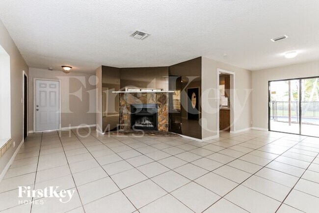 Foto del edificio - 242 Sandpiper Ave