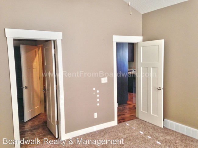 Building Photo - 11699 S Winford Dr