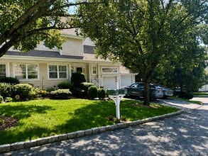 Building Photo - 140 Winding Ridge Rd