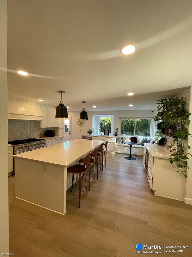 Foto del edificio - 6 br, 3 bath House - 6177 Lockhurst Dr