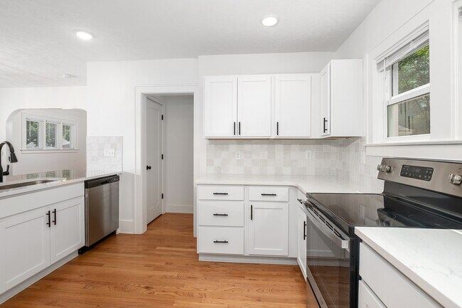 Foto del edificio - 817 Valley Ave NW