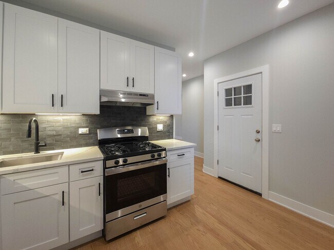 Foto del edificio - 4816 N Wolcott Ave