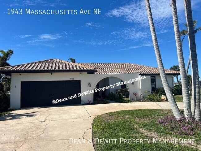 Foto del edificio - 4 Bed/3 Bath
