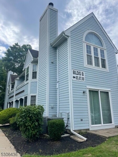 Primary Photo - 85 Wycombe Pl