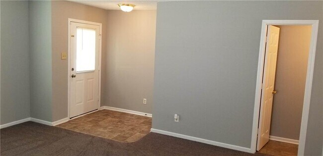 Building Photo - 14425 Black Farm Dr