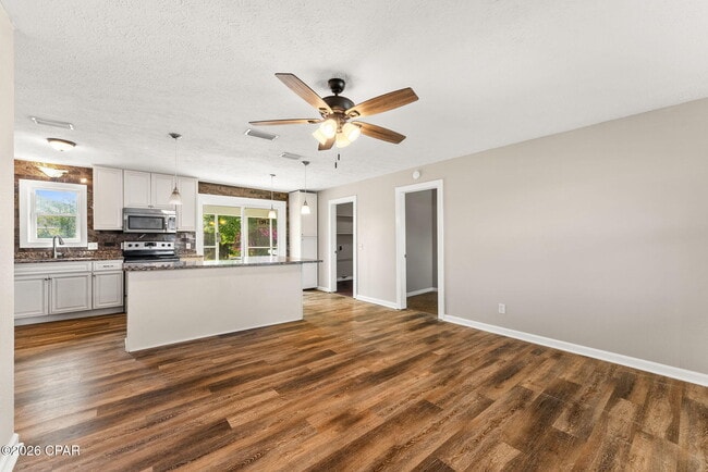 Foto del edificio - 2004 Greenbriar Blvd