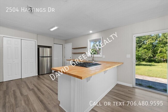Foto del edificio - 2504 Hastings Dr