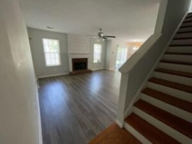 Foto del edificio - 122 Oak Cove Dr