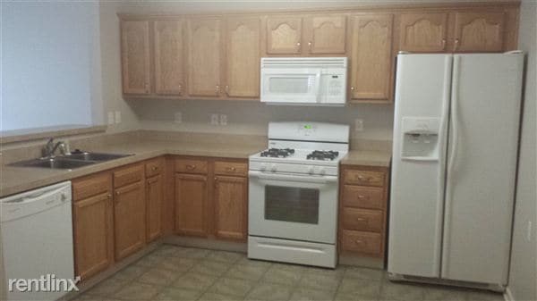 Primary Photo - 8600 Cameron St