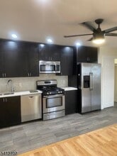 Building Photo - 73 Ferry St