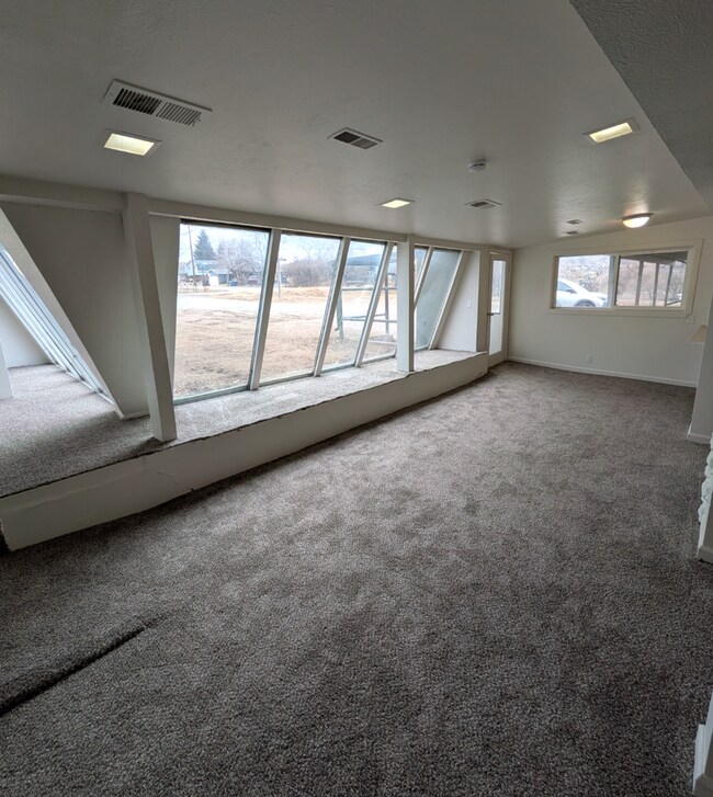 Building Photo - 15905 W 8th Pl