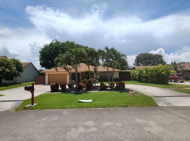 Building Photo - 616 White Water Dr