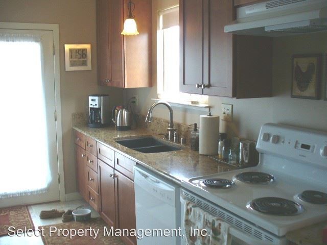 Building Photo - 4300 Sunset Ln