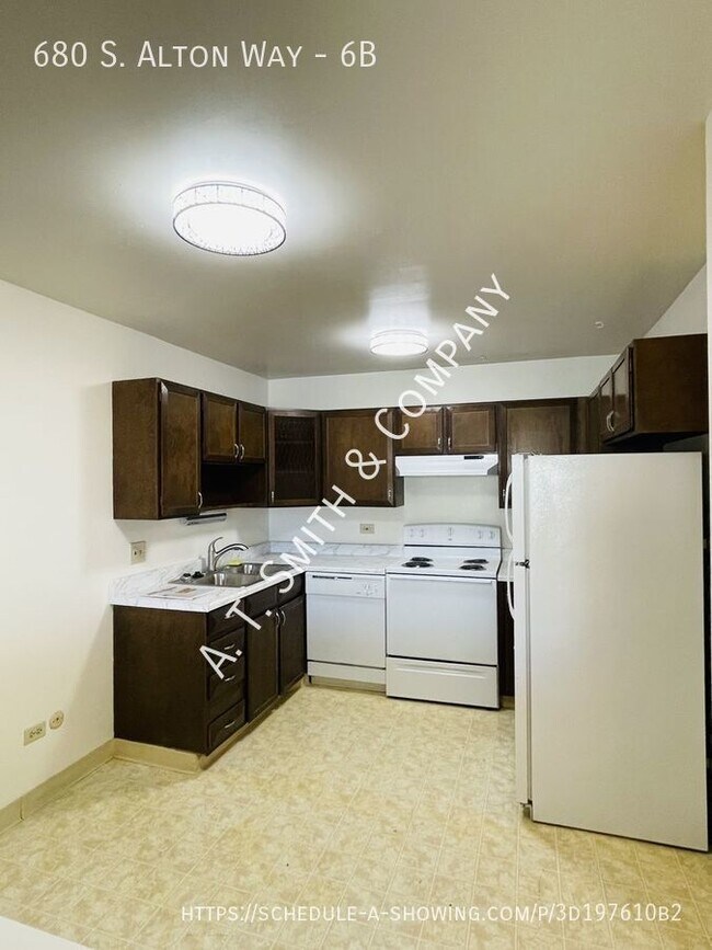 Building Photo - Beautiful One Bedroom Condo at Windsor Gar...