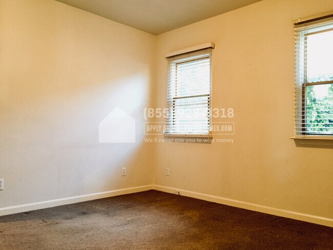 Building Photo - 1324 Blewett Ave