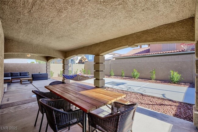 Building Photo - 9762 Silver Dusk Ct