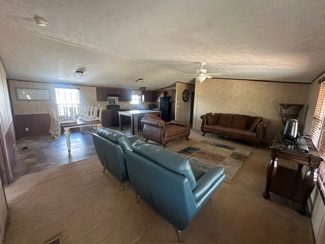 Foto del edificio - 1715 N Clendenen Ave