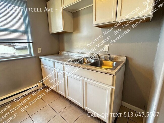 Foto del edificio - 1218 Purcell Ave