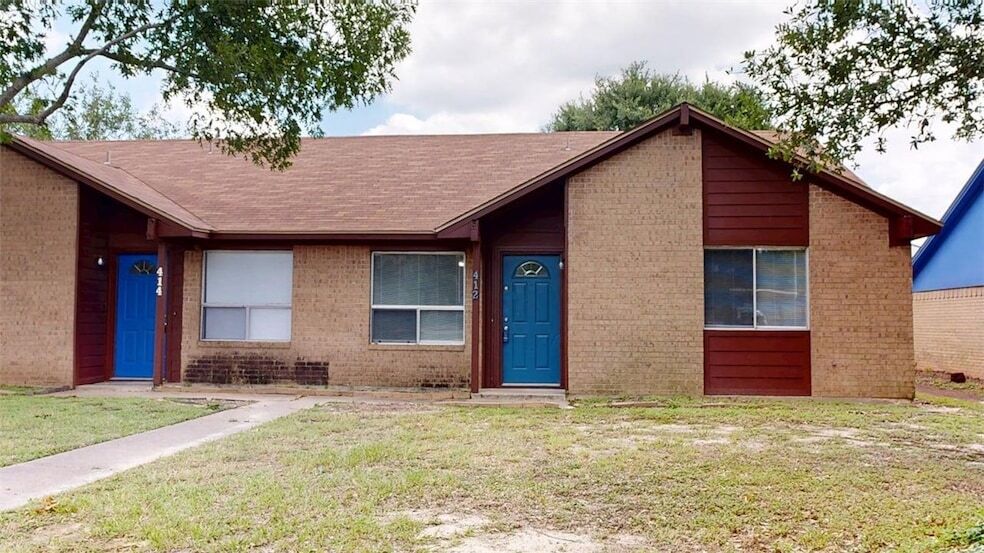 Primary Photo - 412 University Oaks Blvd
