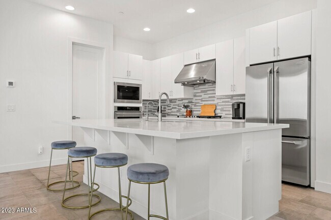 Building Photo - 6888 E Lyra Dr