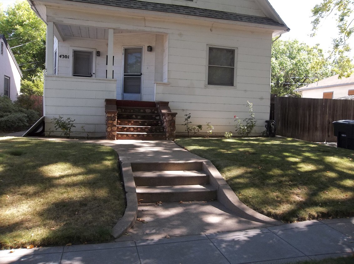 Front of house.. - 4301 V St