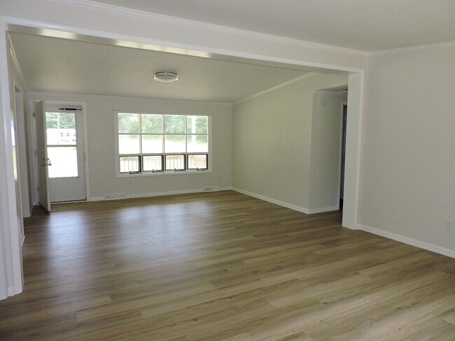 Foto del edificio - 3 br, 2.5 bath House - 60 Marina Rd.