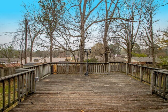 Building Photo - 8210 Leatrice Dr