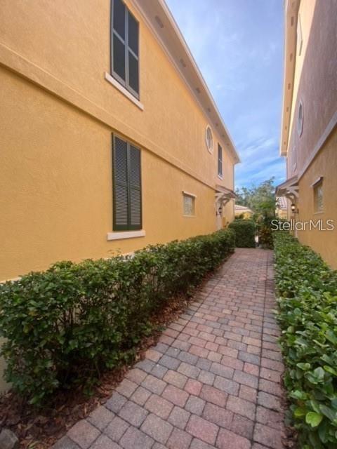 Foto del edificio - 8561 Insular Ln