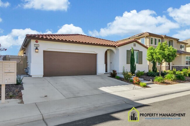 Foto del edificio - Modern and Spacious 4-Bedroom Home for Rent!