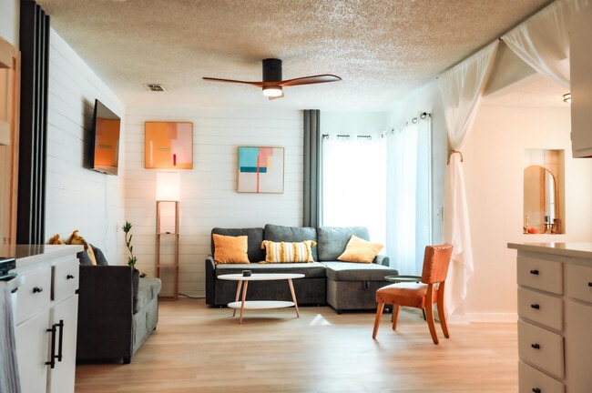 Building Photo - 2436 24th St