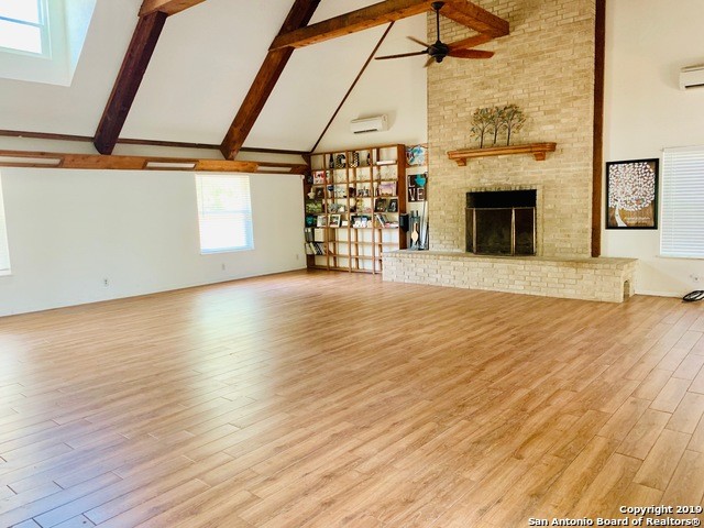 Building Photo - 221 Ranch Cir Dr