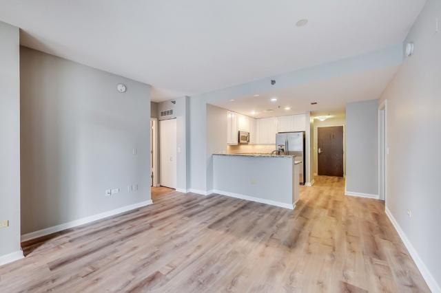 Foto del edificio - 2 bedroom in CHICAGO IL 60611