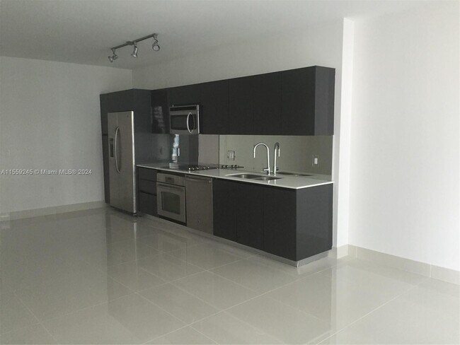 Building Photo - 31 SE 6th St