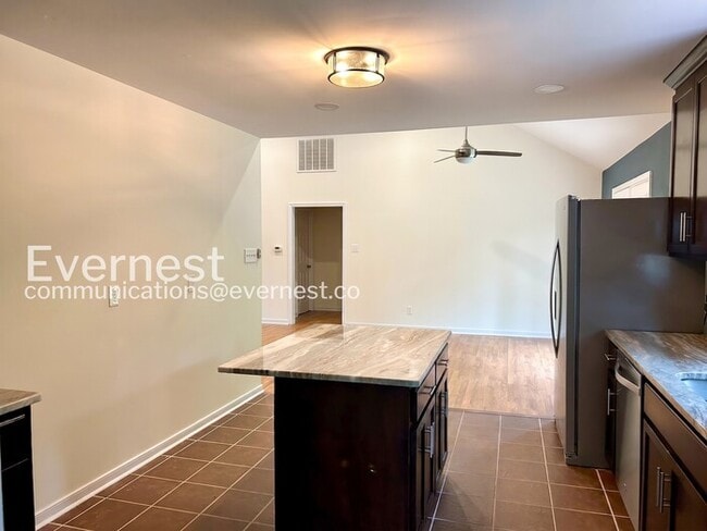 Foto del edificio - 2581 Glenridge Ct