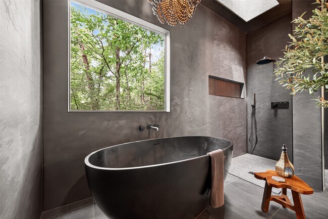 Foto del edificio - 41 Creek Forest Ln