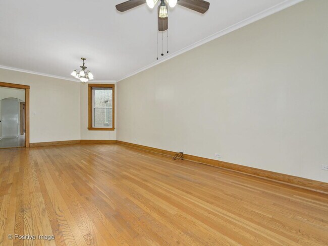 Building Photo - 2703 N Francisco Ave