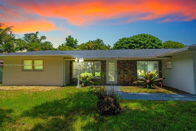 Photo - 5785 SW 160th Ave House