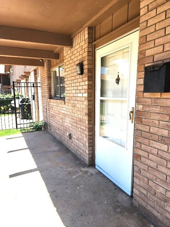 Foto del edificio - 3 Bed 2.5 Bath Apt NW OKC