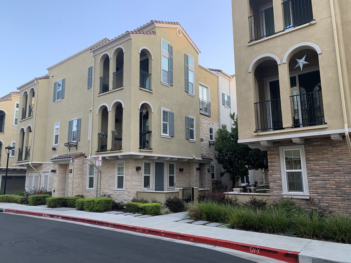 5817 Dolbeer Wy Unit , Newark, CA 94560 Condo for Rent in Newark, CA