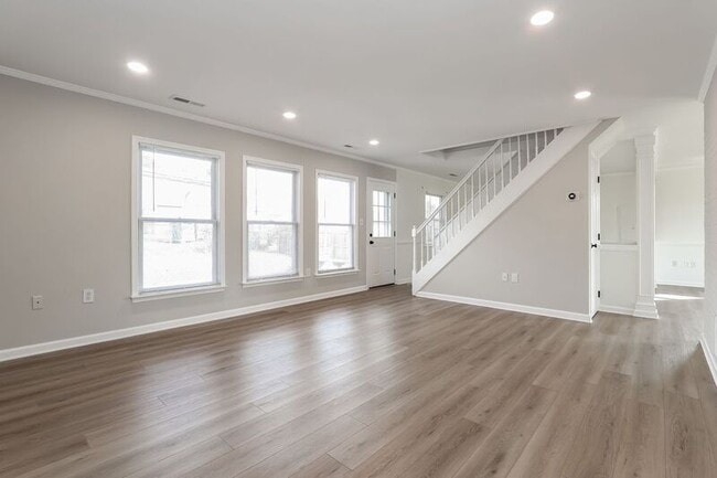 Building Photo - 18 Azalea Ln