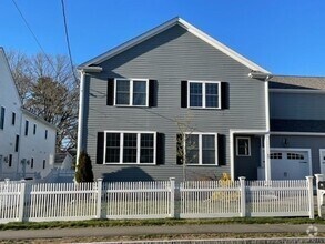 Building Photo - 51 Oak St