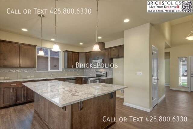 Foto del edificio - Discover Your Dream Home in Lacey - Your P...